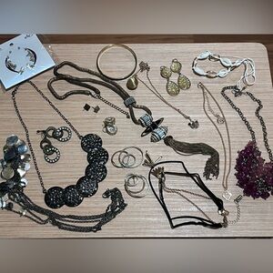 Gold Tone Fashion Jewelry Lot – Mixed Pieces